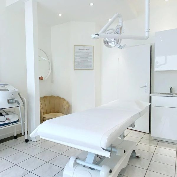 Cabine d'épilation laser de l'institut